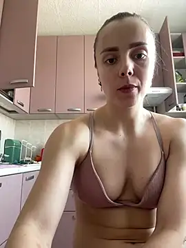 Snapshot of AlisaKissss chatting on March 11, 2025, 5:02 am AlisaKissss online show from March 11, 2025, 5:02 am