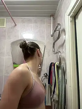 Snapshot of AlisaKissss chatting on February 25, 2025, 6:44 pm AlisaKissss online show from February 25, 2025, 6:44 pm