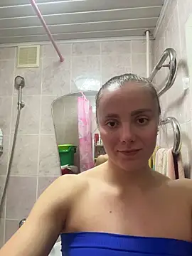 Snapshot of AlisaKissss chatting on November 21, 2025, 7:24 pm AlisaKissss online show from November 21, 2025, 7:24 pm