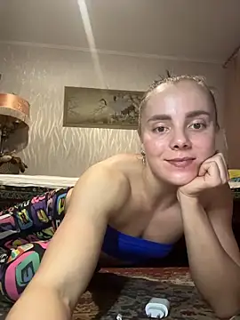 Snapshot of AlisaKissss chatting on November 25, 2025, 7:36 pm AlisaKissss online show from November 25, 2025, 7:36 pm