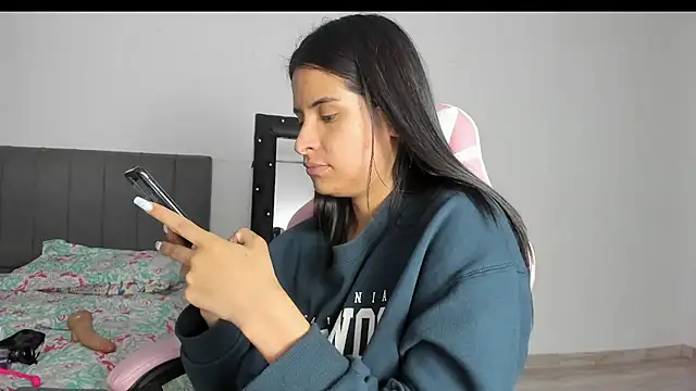 Snapshot of _elektrah chatting on February 27, 2025, 1:41 am  elektrah online show from February 27, 2025, 1:41 am