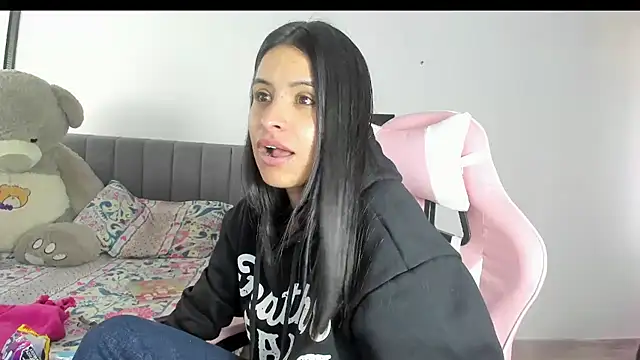 Snapshot of _elektrah chatting on March 21, 2025, 8:18 pm  elektrah online show from March 21, 2025, 8:18 pm