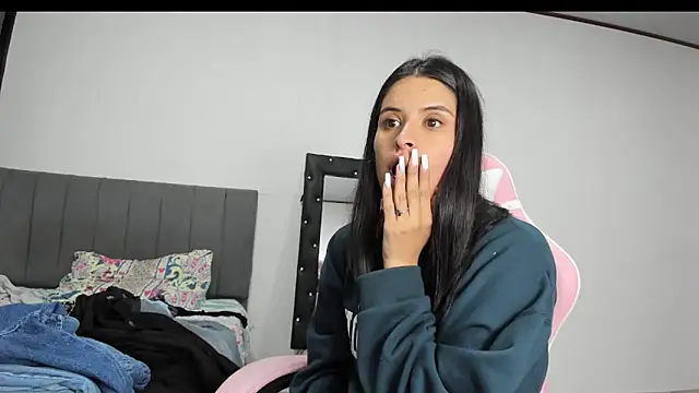 Snapshot of _elektrah chatting on February 20, 2025, 12:52 am  elektrah online show from February 20, 2025, 12:52 am