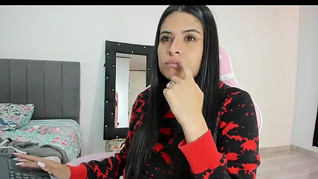 Snapshot of _elektrah chatting on February 19, 2025, 2:01 pm  elektrah online show from February 19, 2025, 2:01 pm