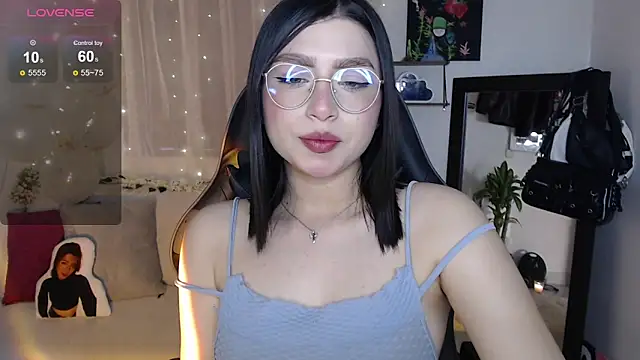 mily thomson b  online show from September 17, 2025, 10:23 pm