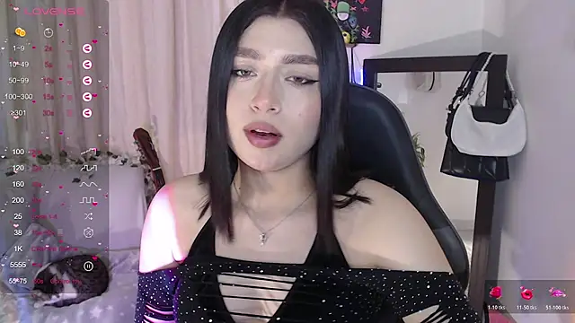 mily thomson b  online show from October 17, 2025, 8:32 pm