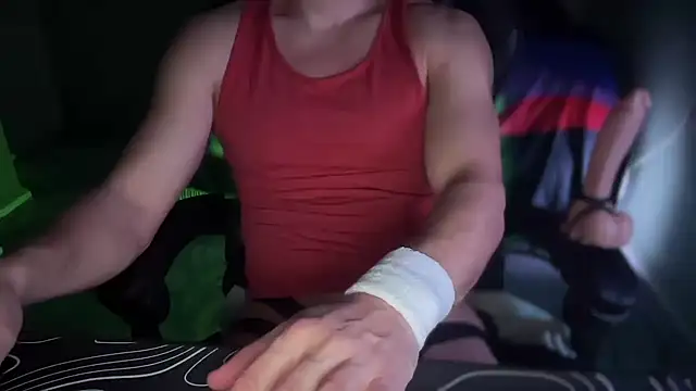 Snapshot of KinkyPlayerrr chatting on November 10, 2025, 11:54 pm KinkyPlayerrr online show from November 10, 2025, 11:54 pm