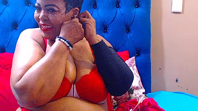 Snapshot of ebonycandy10 chatting on November 24, 2025, 5:07 am ebonycandy10 online show from November 24, 2025, 5:07 am