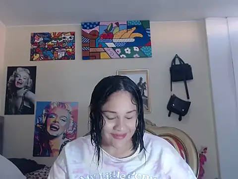 melissa4855 online show from November 17, 2025, 9:30 pm