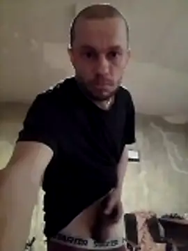 Snapshot of Ostry9333 chatting on December 20, 2025, 12:24 am Ostry9333 online show from December 20, 2025, 12:24 am