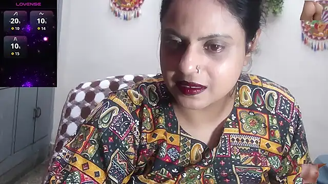 Sexy komolika online show from September 11, 2025, 4:07 pm