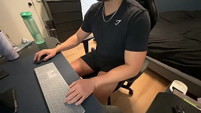 Snapshot of charlie_s2534 chatting on February 12, 2026, 5:23 pm charlie s2534 online show from February 12, 2026, 5:23 pm