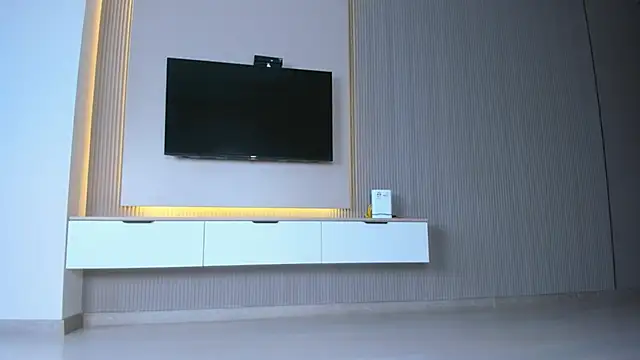 Cherrypie 001 online show from December 15, 2025, 7:47 am