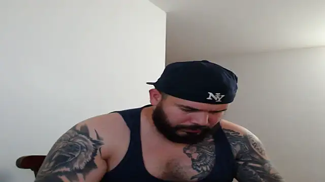 alexandergranda71 online show from February 16, 2025, 9:27 pm