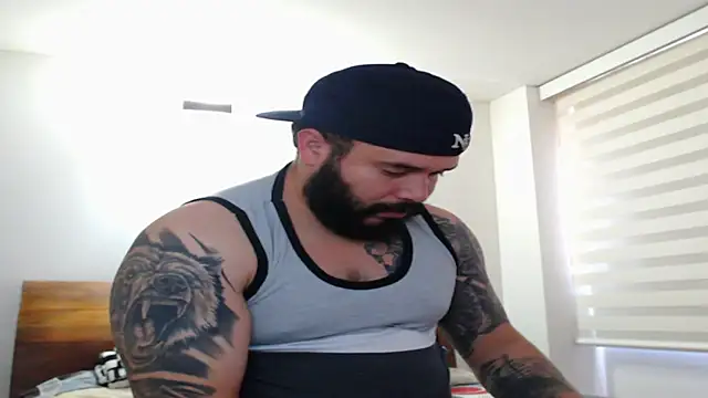 alexandergranda71 online show from March 11, 2025, 3:56 pm