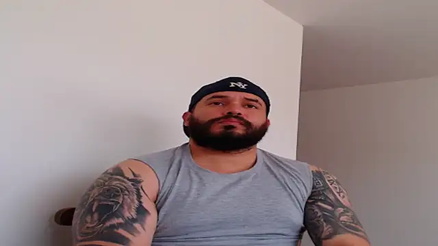 alexandergranda71 online show from February 20, 2025, 5:20 pm