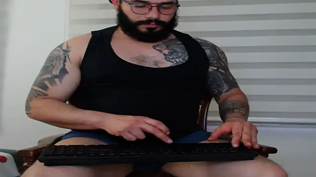 alexandergranda71 online show from March 6, 2025, 10:47 pm