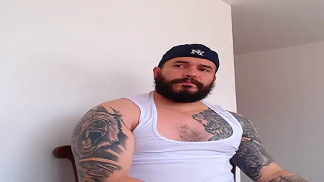 alexandergranda71 online show from February 25, 2025, 4:35 pm