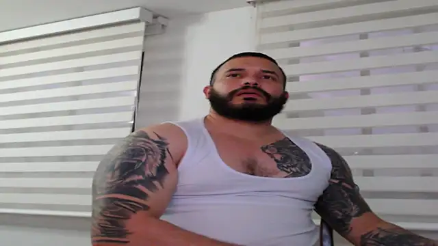 alexandergranda71 online show from February 12, 2025, 11:20 pm