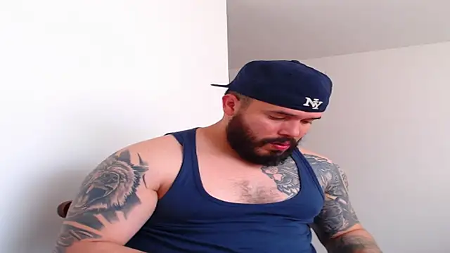 alexandergranda71 online show from February 17, 2025, 3:00 pm