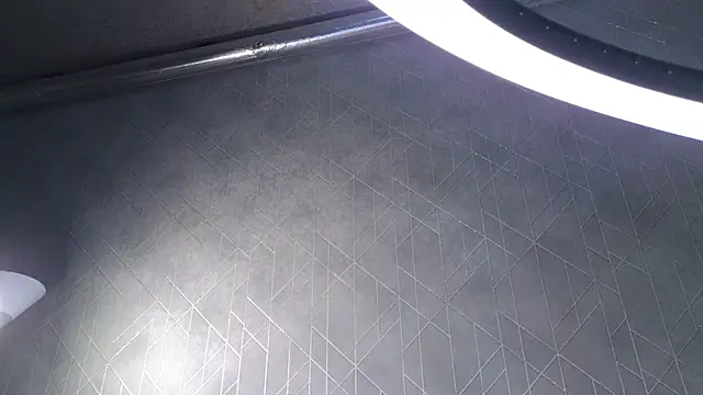 Allure goldennX online show from November 30, 2025, 1:39 am