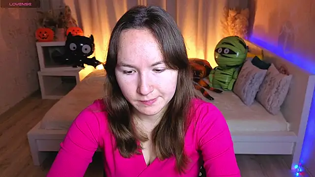 Little doll meow online show from October 27, 2025, 2:45 am