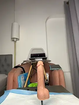 Snapshot of emiss_ chatting on March 17, 2026, 3:48 pm emiss online show from March 17, 2026, 3:48 pm