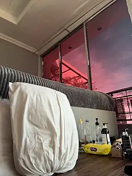 emiss  online show from November 2, 2025, 3:17 pm