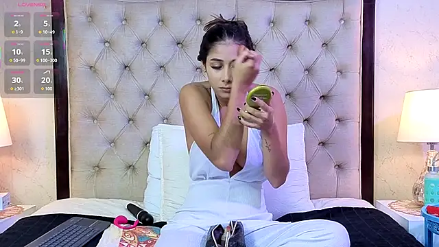 Snapshot of MontVta chatting on November 8, 2025, 12:09 pm MontVta online show from November 8, 2025, 12:09 pm