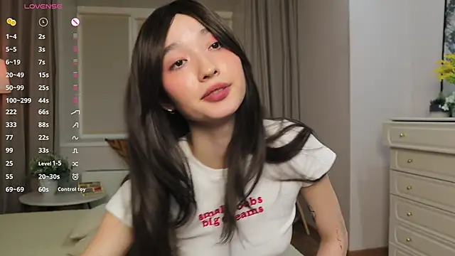 Snapshot of ikuyo_ chatting on April 18, 2026, 7:58 pm ikuyo online show from April 18, 2026, 7:58 pm