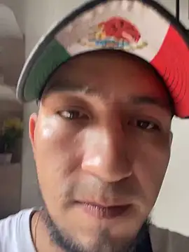 Snapshot of royalgirls_x chatting on November 9, 2025, 7:29 pm royalgirls x online show from November 9, 2025, 7:29 pm