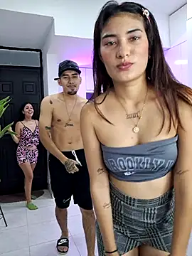 royalgirls x online show from May 19, 2026, 1:56 am