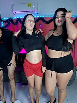 Snapshot of royalgirls_x chatting on January 6, 2026, 1:09 am royalgirls x online show from January 6, 2026, 1:09 am