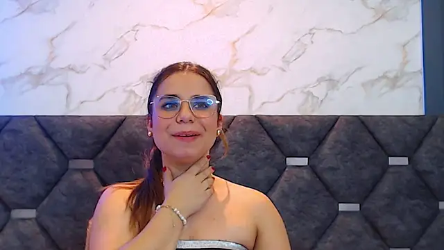 Snapshot of ThaniaJones chatting on March 12, 2025, 6:22 pm ThaniaJones online show from March 12, 2025, 6:22 pm