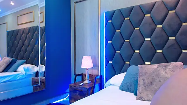 Snapshot of ThaniaJones chatting on October 31, 2025, 12:13 pm ThaniaJones online show from October 31, 2025, 12:13 pm