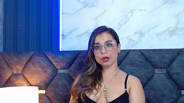 Snapshot of ThaniaJones chatting on March 15, 2025, 6:10 pm ThaniaJones online show from March 15, 2025, 6:10 pm