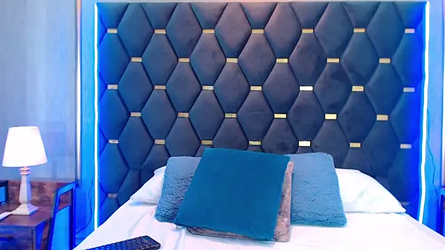 Snapshot of ThaniaJones chatting on October 20, 2025, 12:06 pm ThaniaJones online show from October 20, 2025, 12:06 pm