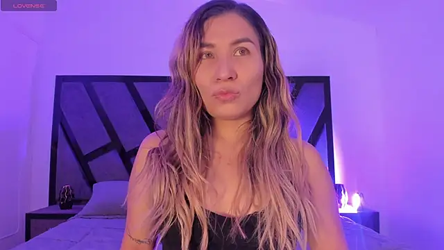 Snapshot of CamilaPreston chatting on May 9, 2026, 7:23 am CamilaPreston online show from May 9, 2026, 7:23 am