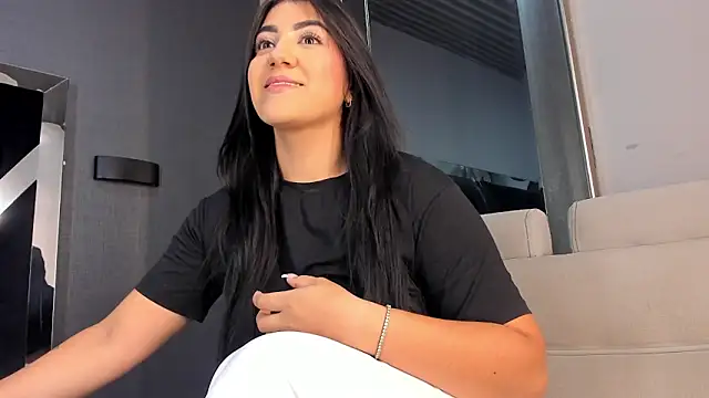 Snapshot of PaulinaDuarte chatting on May 25, 2026, 11:20 am PaulinaDuarte online show from May 25, 2026, 11:20 am