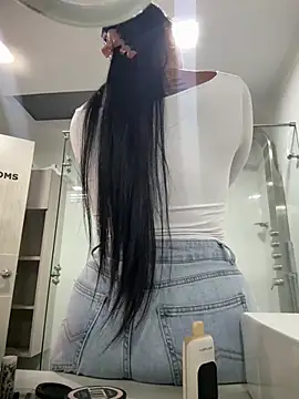 Snapshot of PaulinaDuarte chatting on April 30, 2026, 11:28 am PaulinaDuarte online show from April 30, 2026, 11:28 am