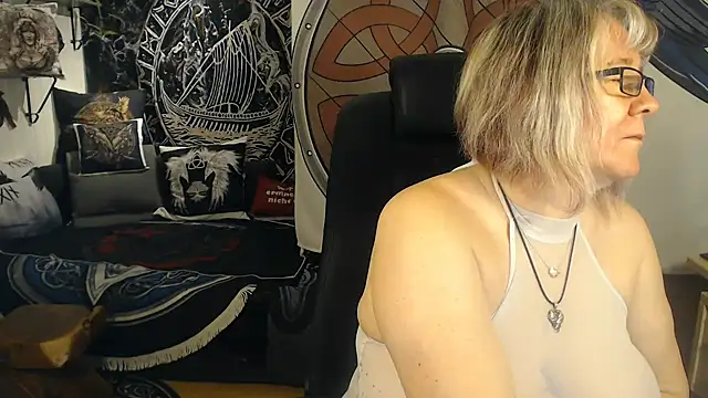 TittenMichelle online show from November 17, 2025, 7:56 am