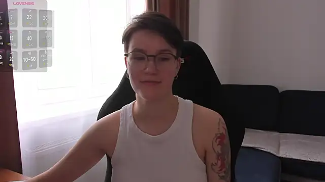 JessieFlower online show from April 18, 2026, 8:05 am