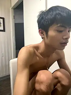 mumuowl online show from October 31, 2025, 5:42 pm