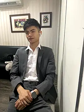 mumuowl online show from September 17, 2025, 8:11 pm