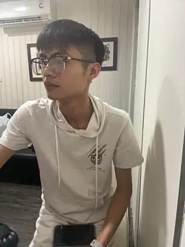 mumuowl online show from September 25, 2025, 5:19 pm