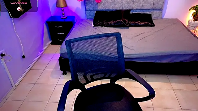 Snapshot of Lana_stone_ chatting on September 12, 2025, 3:28 am Lana stone online show from September 12, 2025, 3:28 am