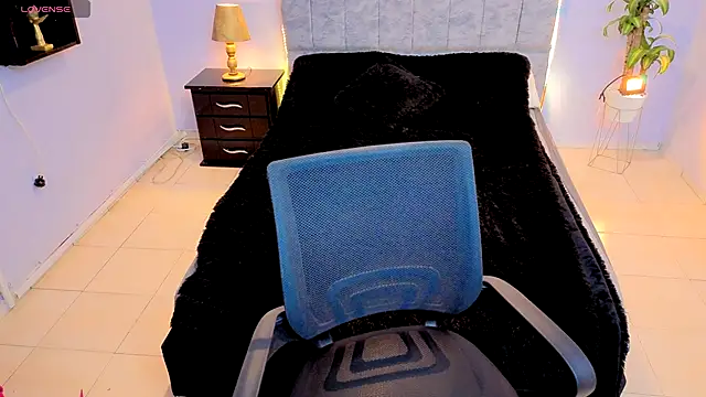 Snapshot of Lana_stone_ chatting on November 9, 2025, 3:21 am Lana stone online show from November 9, 2025, 3:21 am