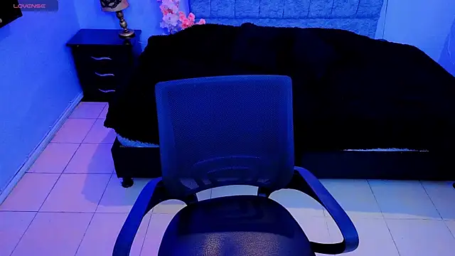 Snapshot of Lana_stone_ chatting on October 27, 2025, 3:29 am Lana stone online show from October 27, 2025, 3:29 am