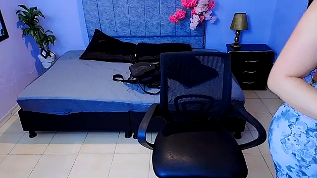 Snapshot of Lana_stone_ chatting on October 2, 2025, 3:43 am Lana stone online show from October 2, 2025, 3:43 am