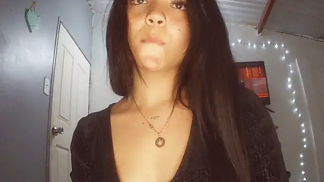 Snapshot of linzeysmith4 chatting on February 22, 2026, 3:20 am linzeysmith4 online show from February 22, 2026, 3:20 am